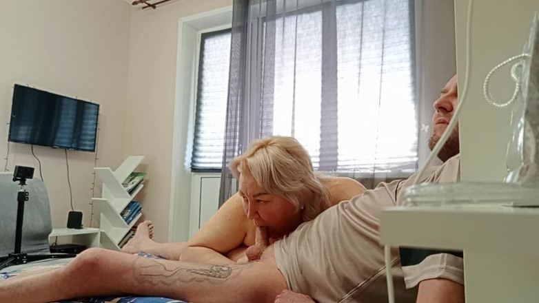 Zona901: Я наполняю рот моей мачехи горячей, мясистой спермой