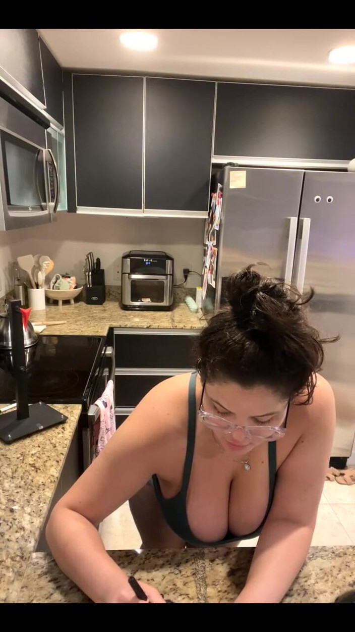 Dani Valentina: Live Stream with Dani Valentina