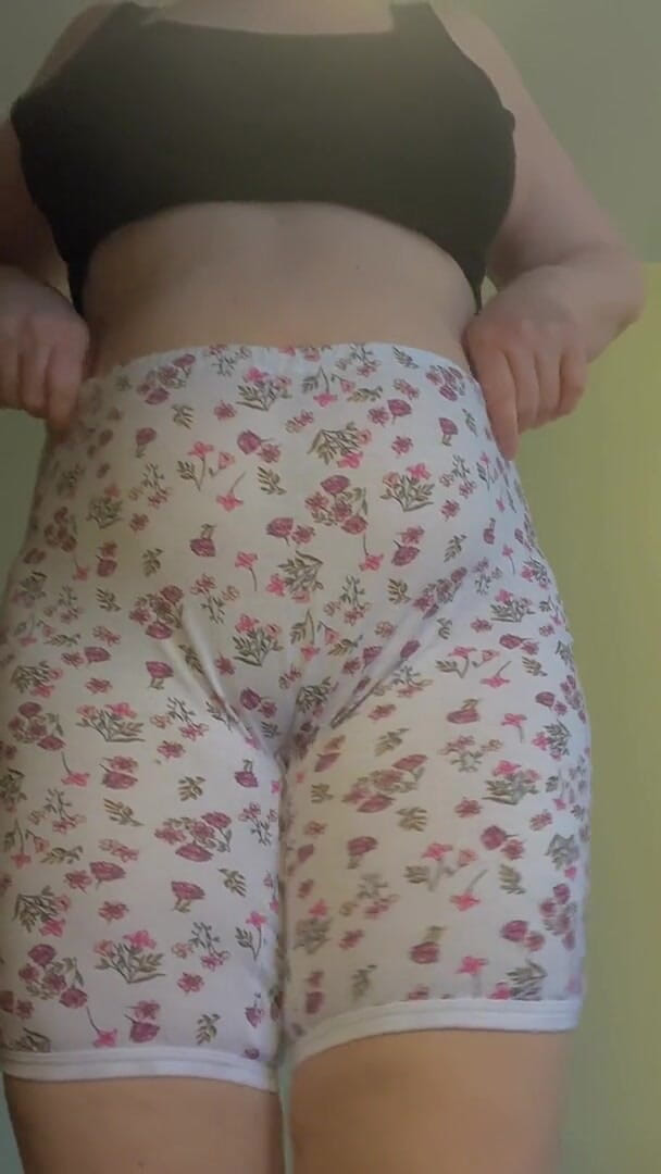 Cameltoe (Vikki Georgia)