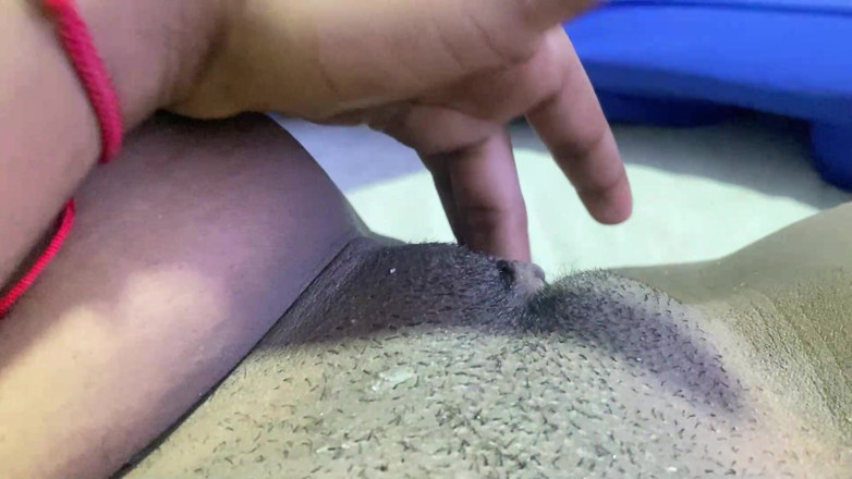 olivercastelistar: Macocha masturbuje się swoimi ciasnymi patami