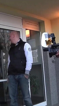 Sesso in camera da letto, lecca e succhia un grosso cazzo