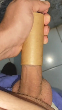 Gran polla recta atascada folla llena de pegamento.