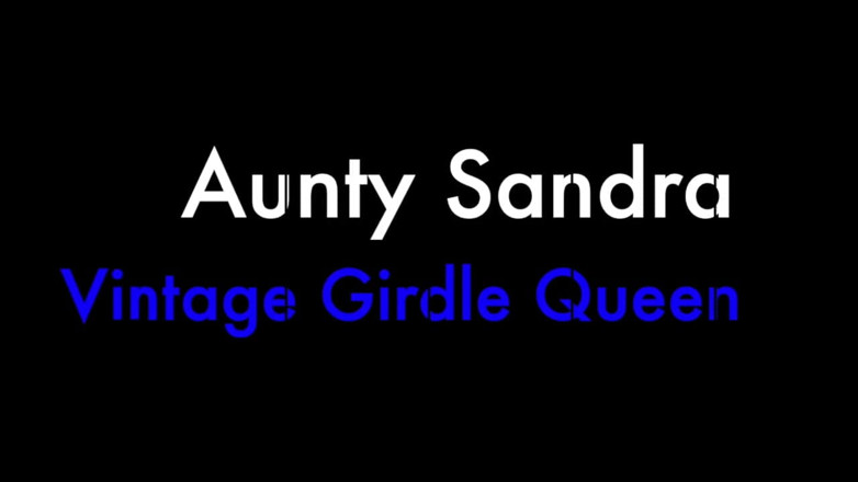 Aunty Sandra vintage girdle queen: La zia sandra si veste per voi tutti