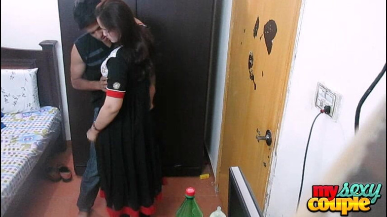 Desi Couple Sunny & Sonia: 既婚デシカップルの恋愛、ロマンス、そして熱いセックス