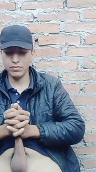Lindo Chico Acariciando Su Polla