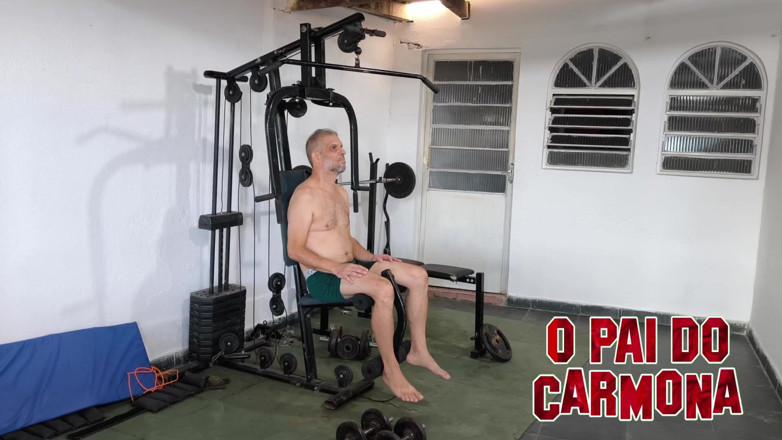 Carmona's father: Training nackt und Carmona sah