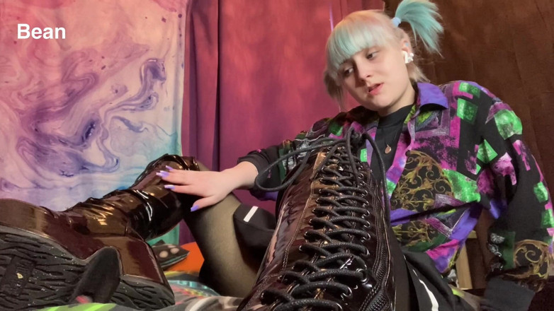 Alice Bean: Сперма на моих сапогах