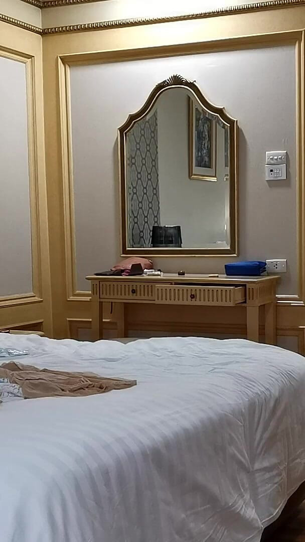 Sissy Slut Michelle Morning Wake-up in Bangkok Hotel and Web Show - BeckhamCC Trans Collection