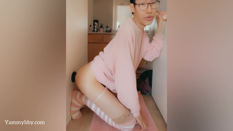 Yammybby: Skinny Asian Boy Loves Taking It From Behind