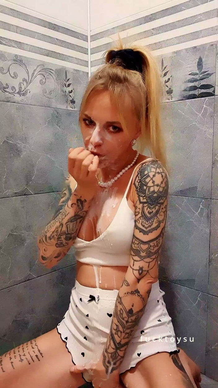 fucktoysu: Intensive solo-session: Realistischer dildo-halsfick, solo-höhepunkt und schmutzige falsche gesichtsbesamung