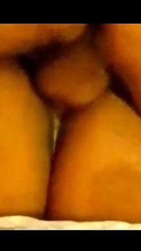 Üvey oğul orta yaşlı seksi üvey annesinin içine boşalıyor ve derin orta yaşlı seksi üvey annesinin içine boşaldıktan sonra sikişmeye devam ediyor