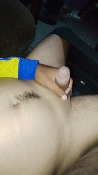 Saya Ditinggalkan Bersendirian Di Ruang Tamu