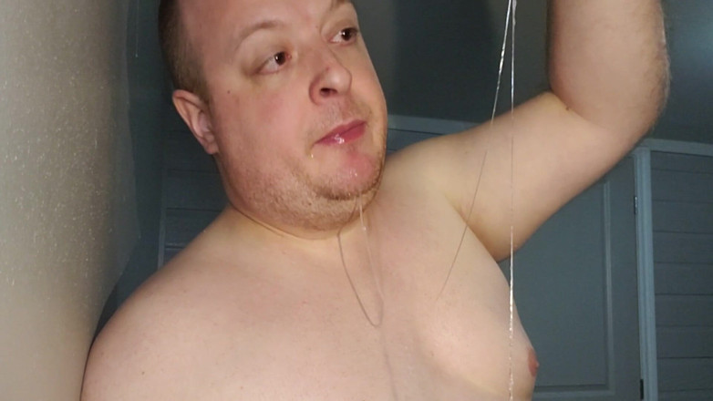 Charlieboy69: Gırtlağına kadar 5 büyük dildo, 7-14 inç yarak, bolca yağ enjekte ediyor