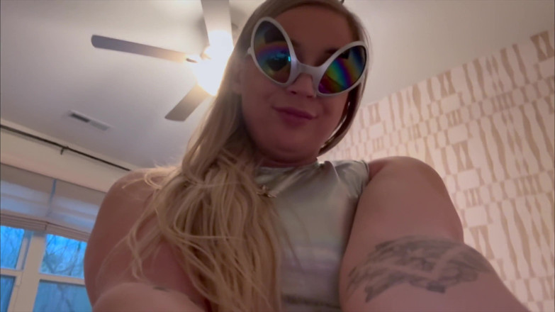 Kink in Time: Phoenix Sinz của giantess thống trị tương lai 4k pov thu...
