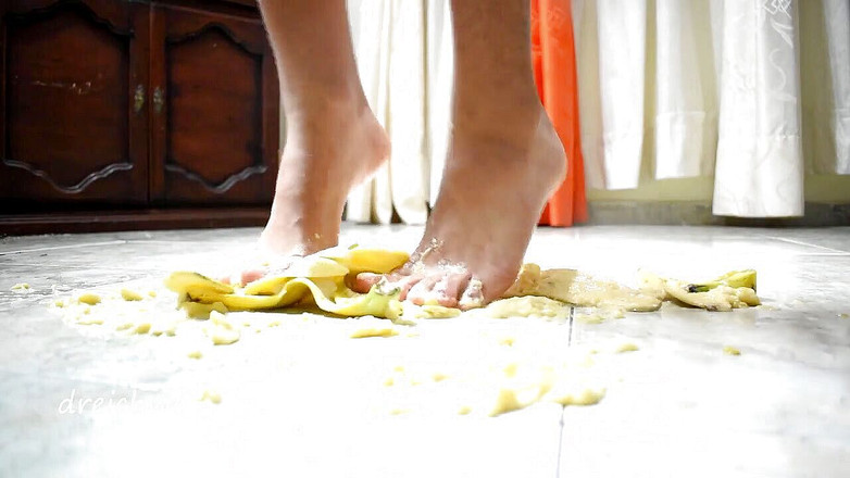 Dreichwe: Drcení 6 banánů