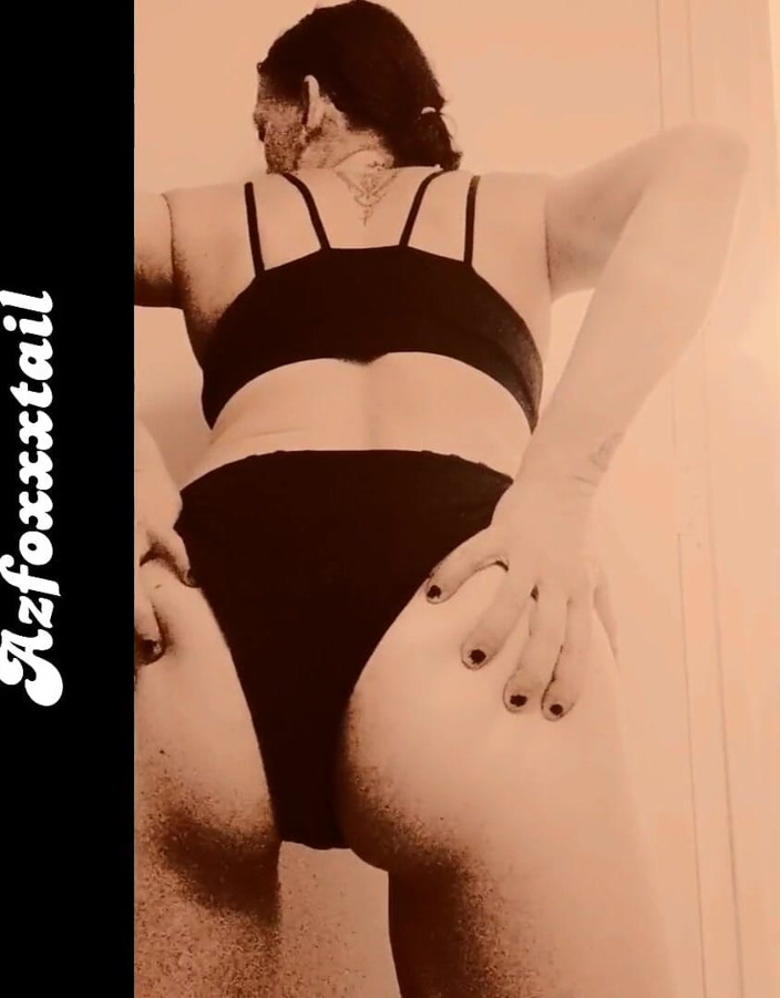 AzFoxxxTailPhelicia: strip 1 - Blackpanties