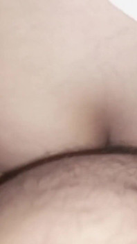 En primer plano - anal de pie de un filipina de 21 años - real anal casero