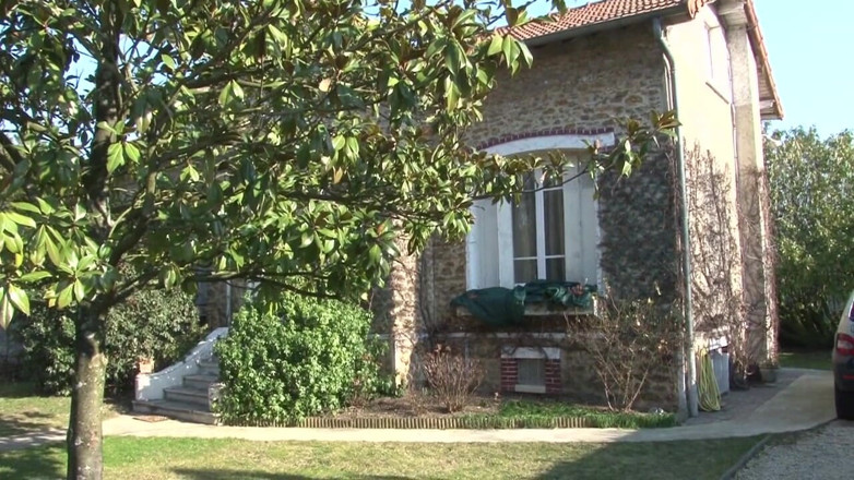 Nude in France: 샤워 중 노인에게 따먹히는 발정난 변태