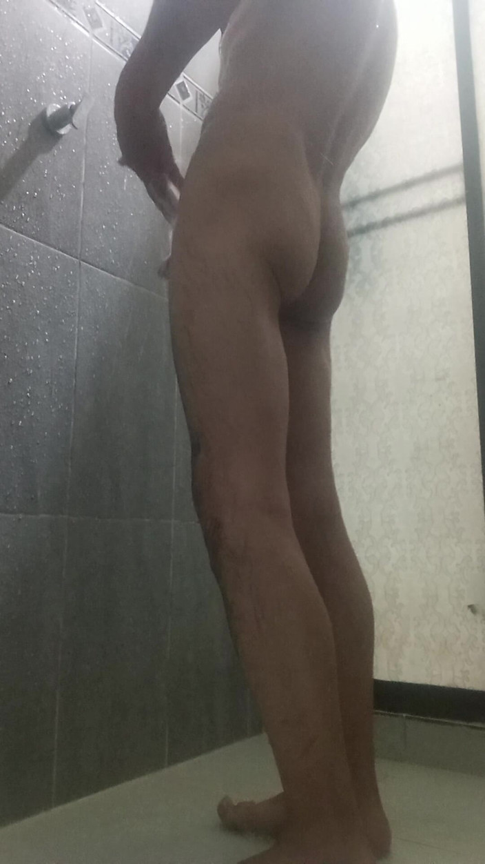 Jhonbahh: 무엇 차가운 물과 무슨 자지