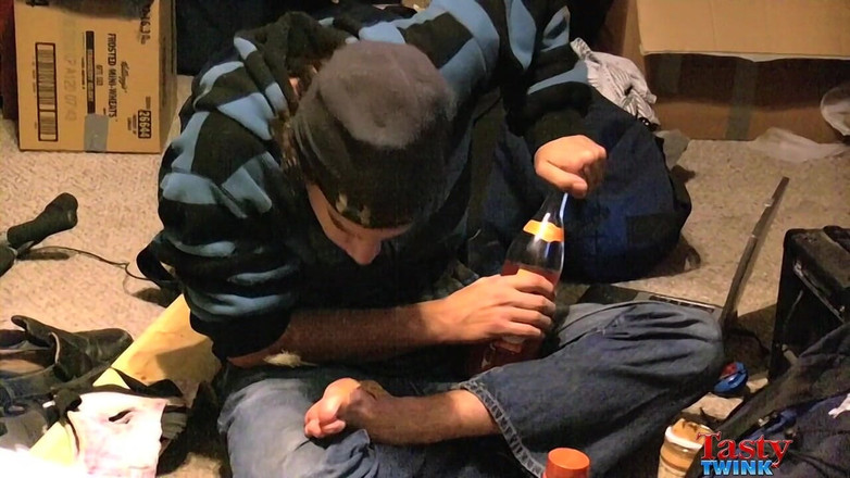 Tasty Twink: Jiffy-toes