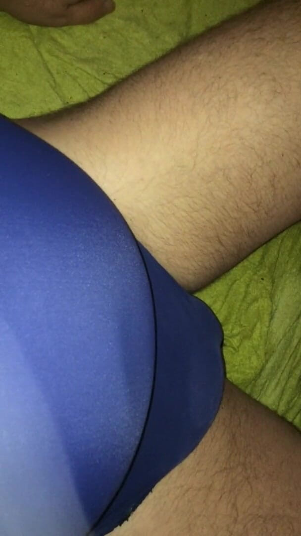 Adidas Boy Ron 71: Kali ini melancap dalam sut mandi Adidas