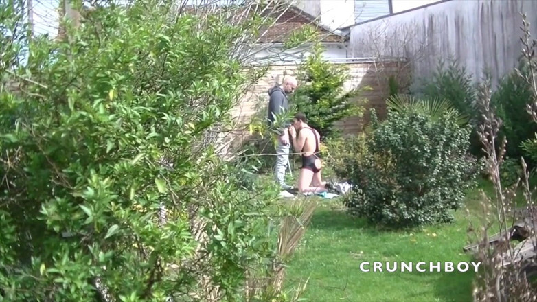 Gaybareback: Il twink Brandon usato in esibizione dal master di papà