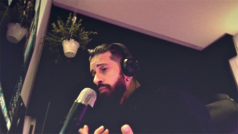 Cipriani: Sıcak Latin Kanepemde Mastürbasyon Yapıyor