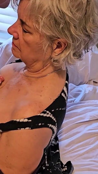 Hari yang luar biasa sama nenek semok 68 tahun