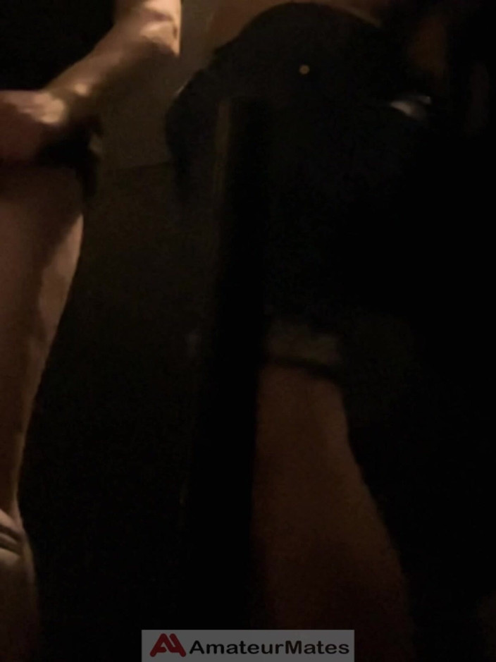 AmateurMates: Jules era in un club e ha detto a questo...