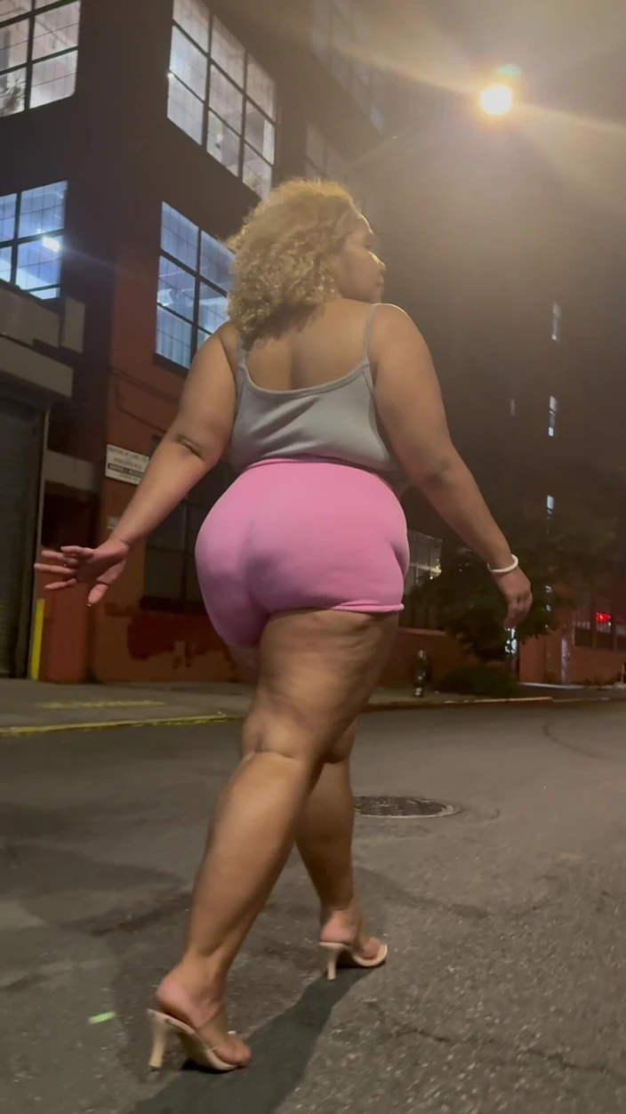 PutiLing: Chubby Latina