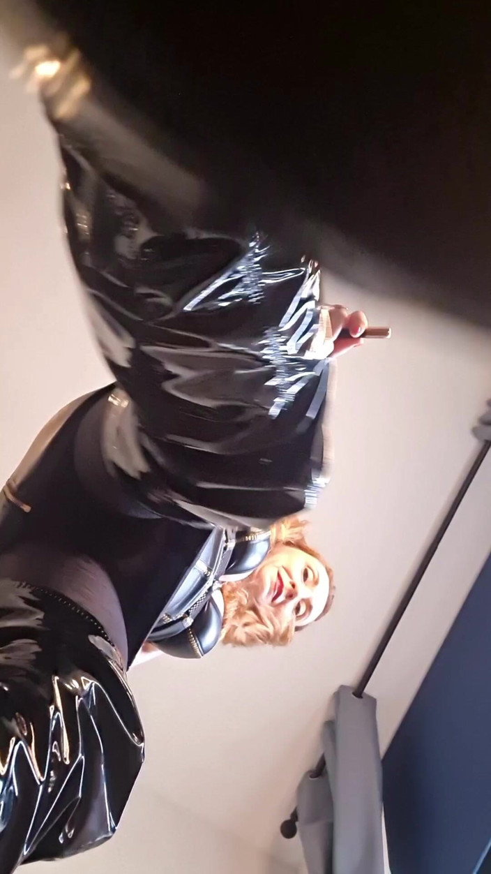 Lily kink: Domina Riesin, Kleiner Käfer, Mann, Demütigung Und Stampfen