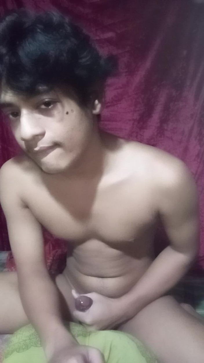 Hot Lover Boy: Jovem masturbação com gêmeos