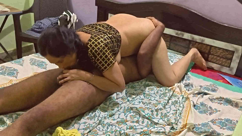 Sexy sindu: Сільські секс-жінки трахалися з власником