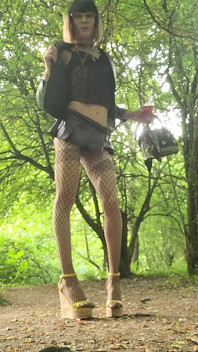 Fantasme De Pute. Exhib En Foret De Brunoy91 Cumslut En Recherche D'offrandes De Sperme En Veřejné Vanessabitchx