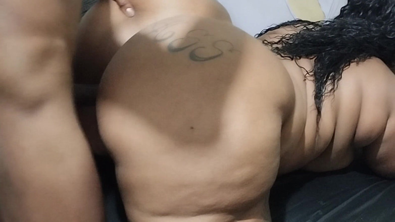 Suzyfuracao: Mit dem Helfer eines Maurers spielen