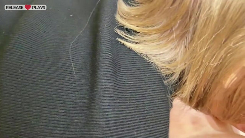 The Sexual Issues: Chica de ojos de gato se une estrechamente y comparte...