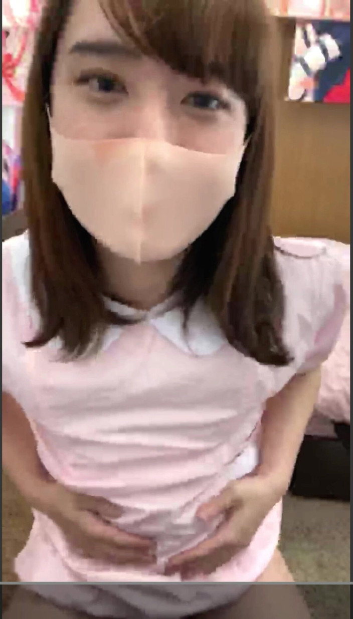 MinamiCrossdresser: Minami-chan，我喜欢的人，将在所有人面前角色扮演自慰