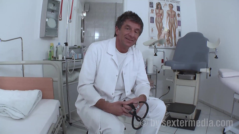 Klink by sextermedia: Threesome with Horny Doctor