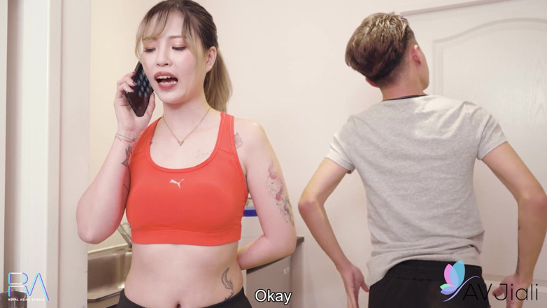 AV Jiali: Personal Trainer Bad Bad Gets Fucked by a Perverted Client