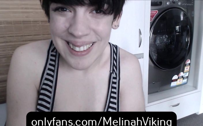 Melinah Viking: Fosta joacă cu țâțele