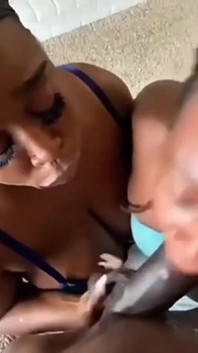 Dvě mokré ústa vs jedno velké černé péro