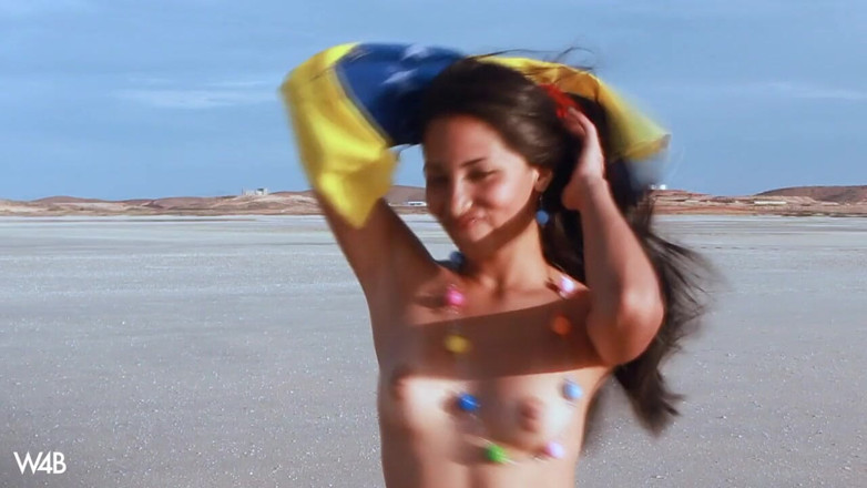 Watch4beauty: Femeie latino solo