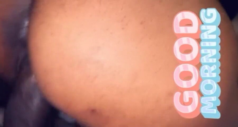 Fijii pornbox: Co tlustý zadek udělá s velkým černým pérem Lol Vše bude...