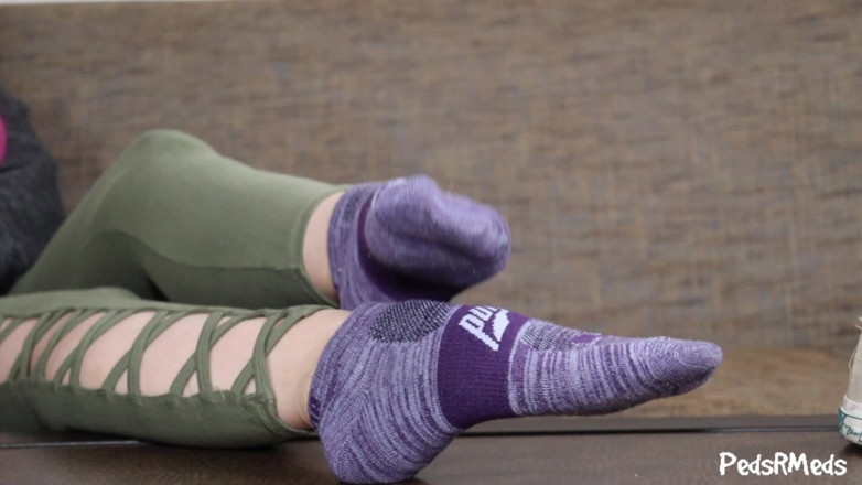 PedsRMeds: Chloe Lyrae Shoe and Sock Removal