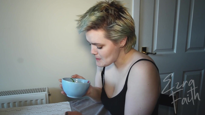 Ezra faith: ¡El culo ampliado me pone atascada! Mkv - Ezra Faith - atrapada...