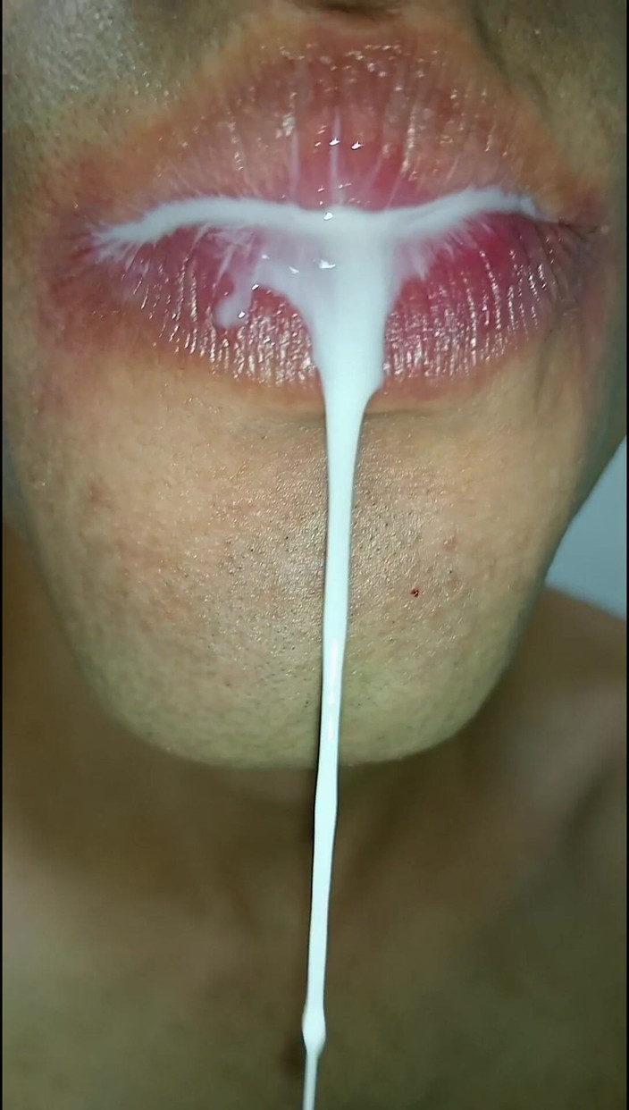 Rey rey: J’adore le sperme dans ma bouche