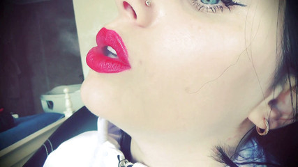 Goddess Misha Goldy: 내 연기 주문에 따라 당신을 아래로 당겨