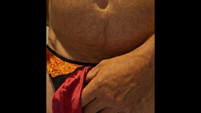 Stan Gable: Вітчим знову позичив мені трусики!