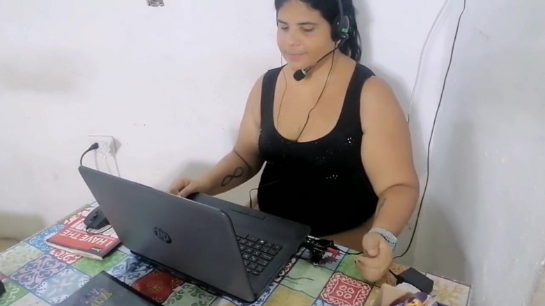 Adribella69: Sam masturbuje się i pyszny tryska