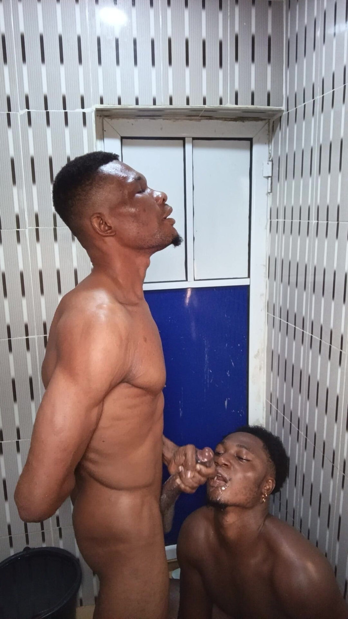 BlackDanie_production: Babam beni çok iyi sikti ve buna bayılıyorum